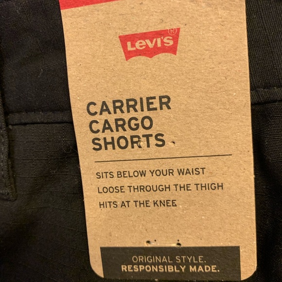 Levi’s black cargo shorts size 28 - Picture 3 of 4